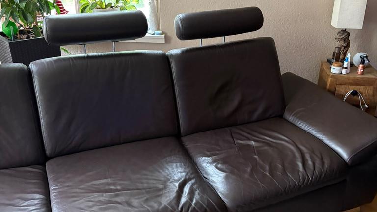 Ledercouch mit Ottomane – zu verschenken, Leipzig