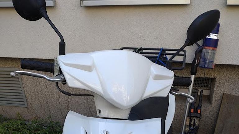 MOFA KYMCO AGILITY CARRY 50./14.000 Km. Benzin. gebraucht. 230 Euro. Ab 7.Mai 20