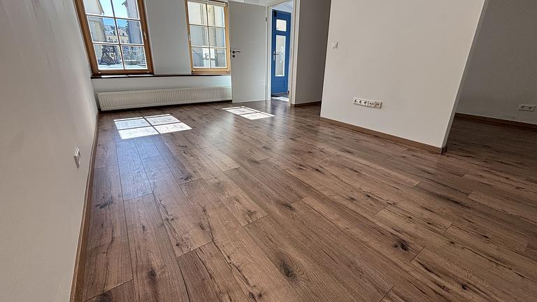 Helle Altstadtwohnung mit Einbauküche zu vermieten