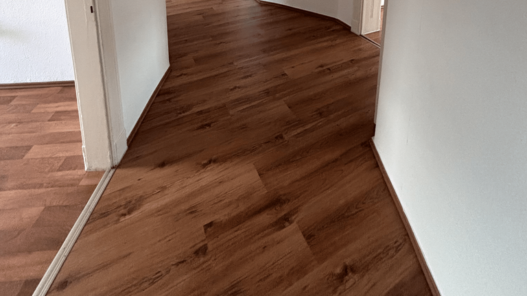 +++SCHÖNE 2R.-WHG.+BALKON+MODERNES BAD+++