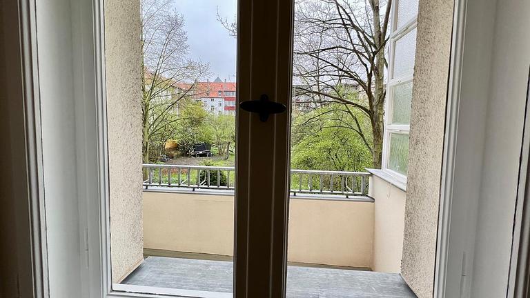 4 Zimmerwohnung für WG in Stötteritz, Küche, Bad, Balkons, 104qm, Garten.