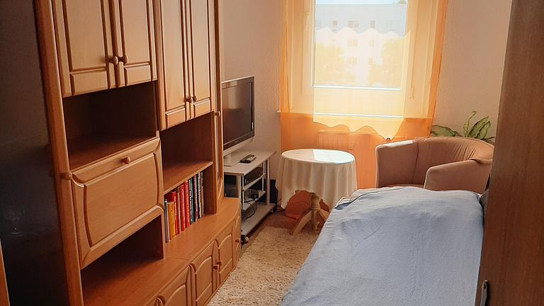 Ein Zimmer zu vermieten
