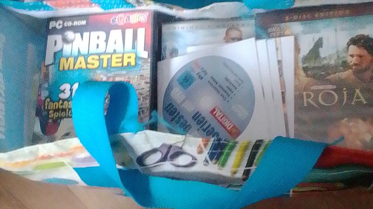 Große Tüte mit" alten" CD-ROM/DVD's. 8 Euro