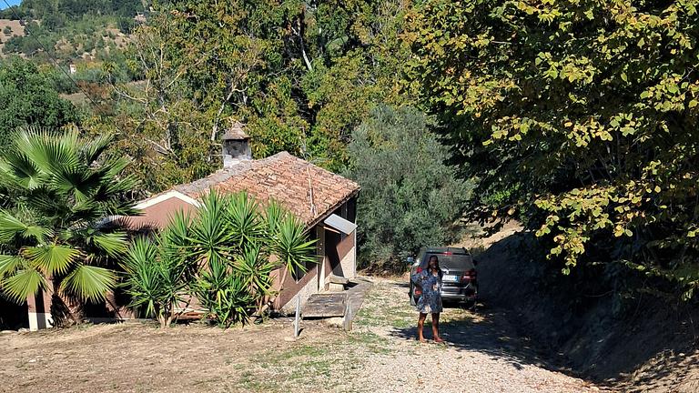 Bungalow mitten in der Natur mit eigener Quelle und 25 Minuten zum Meer