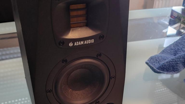 2x ADAM Audio A4V