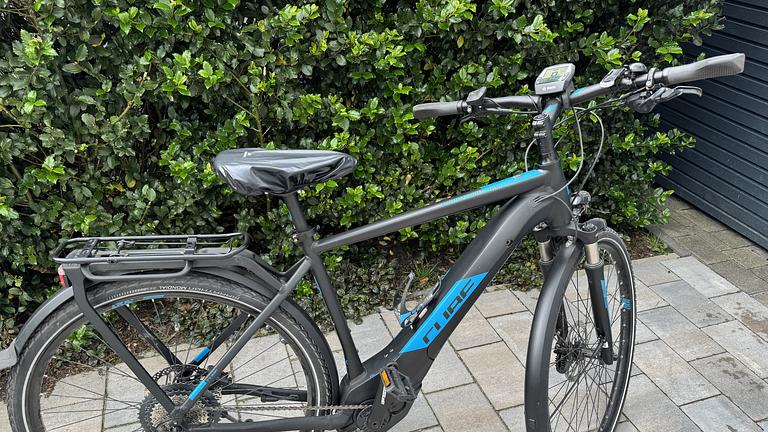 Cube Kathmandu Hybrid EXC 500 black ́n ́blue 2019