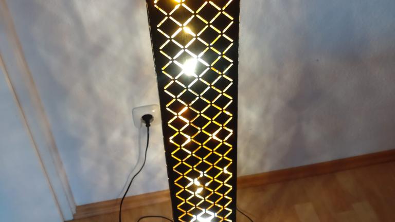eine tolle Stehlampe - top Zustand (Segmüller)