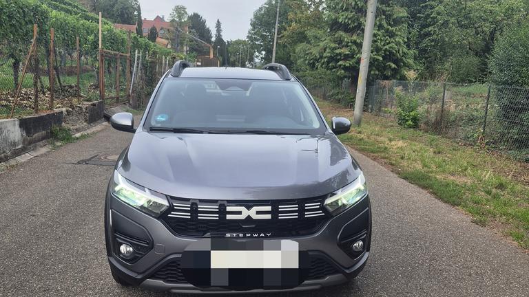 Dacia Sandero unfallfrei 7324km Automatik Navi