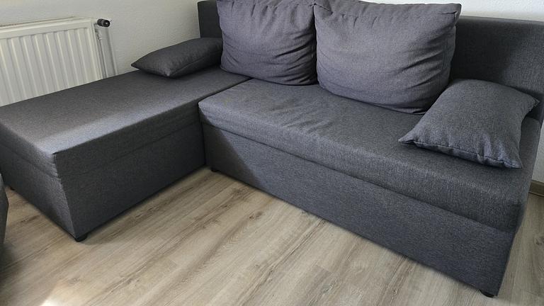 Verkaufe Schlafsofa in sehr gutem Zustand