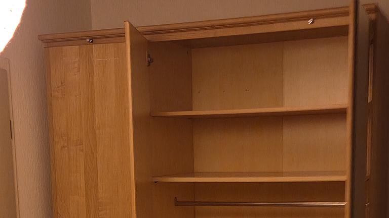 Kleiderschrank zum Verschenken