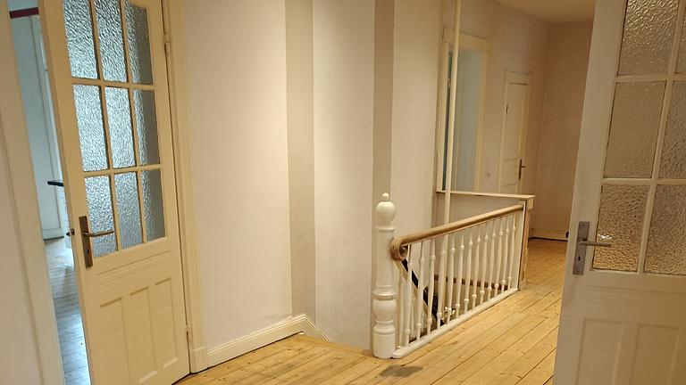 Exklusive 5-Zimmer Wohnung, ganze Wohnung (192 m2) für WG, keine Zi Anfragen!