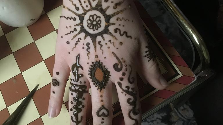 Traditionelles Henna – Natürlich & Heilsam