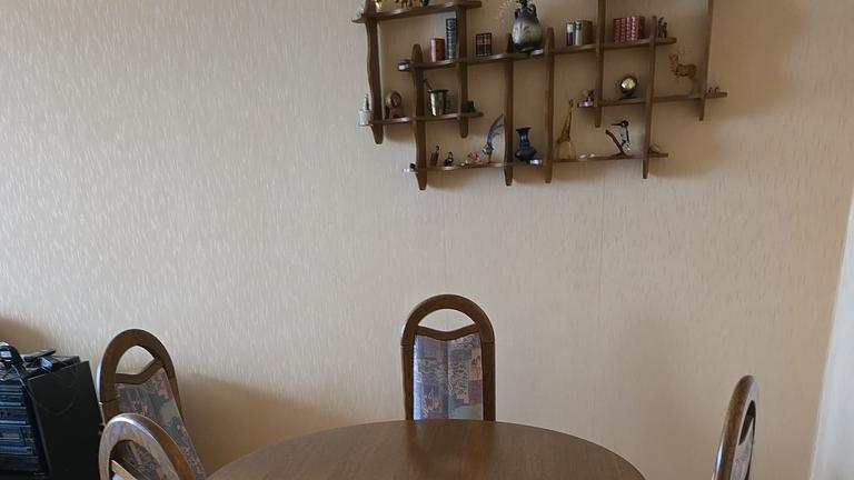 Esstisch mit oder ohne Stühle