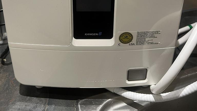 Enagic Kangen K8 Wasserionisator alkalisiert