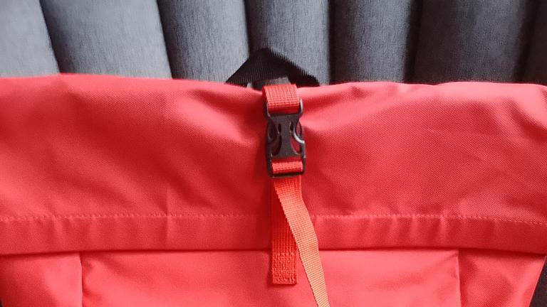 Großer Rucksack rotbraun. 6 Euro