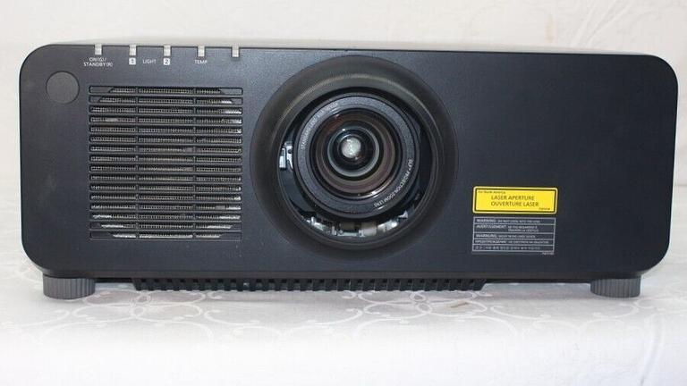 Panasonic PT-RW630+Objektiv*Laser DLP Projektor