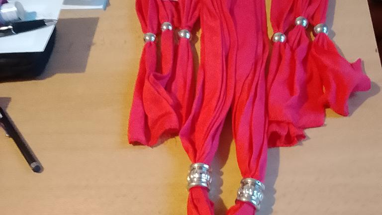 Schmuck Schal mit Herz. 5 Euro