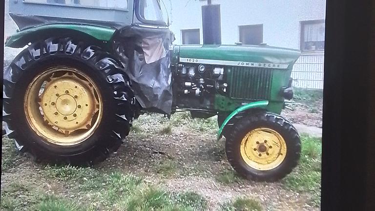 Vorschaubild JOHN DEERE 1020 S   1 Hand   TÜV Neu
