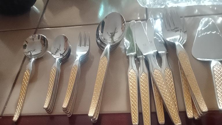 Vergoldetes Besteck  40 Euro