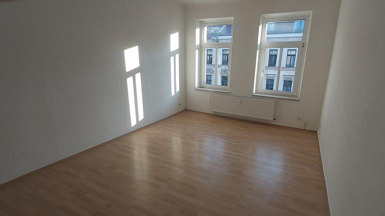 2 WG-Zimmer in Schleußig frei - schöner Altbau mit Balkon ganz nah am Park