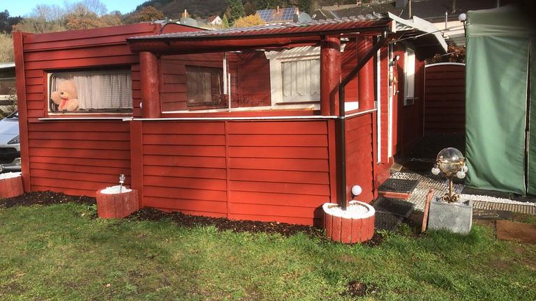 Vorschaubild Wohnmobilheim ( Chalet ) mit Anbau , Terrasse , Werkstattpavil