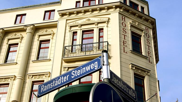 Vorschaubild Rezeptionist Nachtdienst (m/w/d) im Hostel Teilzeit (64h/Monat)