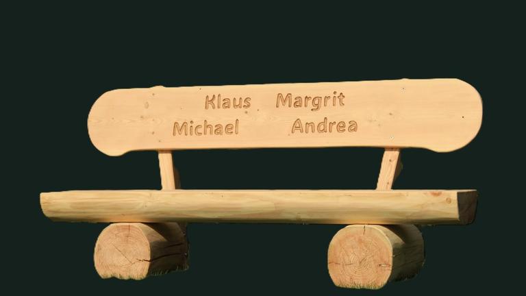 Holz-Gartenbank mit individueller Anschrift.
