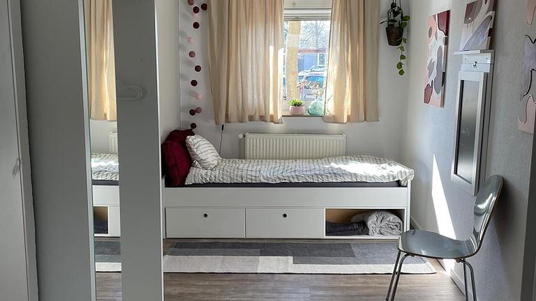 Suche Mitbewohnerin/Pendlerin