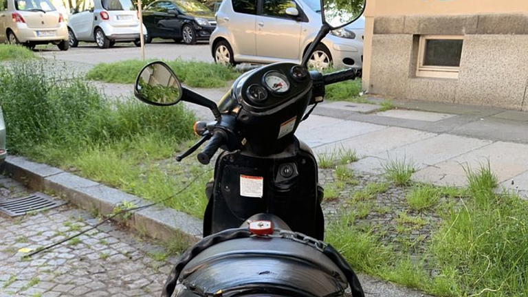 Vorschaubild An Bastler : Suzuki Katana Roller 50ccm zu verkaufen 