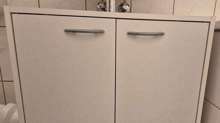 Waschbeckenunterschrank