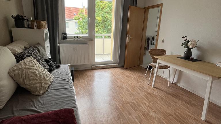 Vollmöblierte 1-Zimmer-Wohnung mit Balkon in Leipzig-Connewitz