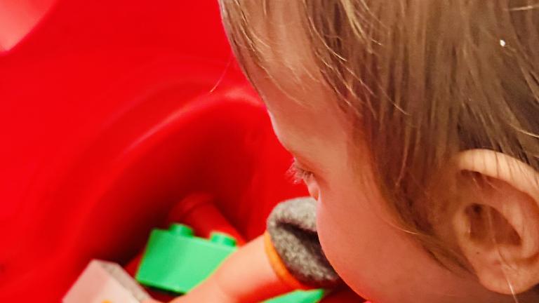 Du liebst Kinder? Dann werde Babysitter*in bei WIESENKNOPF!