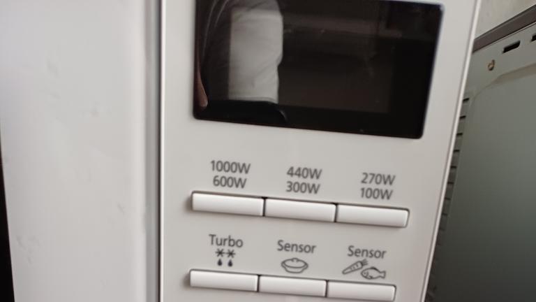 Verkaufe Backofen und Mikrowelle