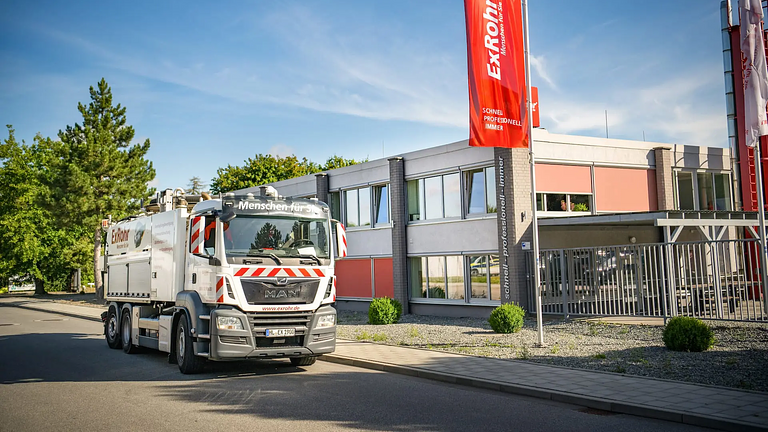 Vorschaubild Mitarbeiter für die Rohr- und Kanal Instandsetzung in Rostock