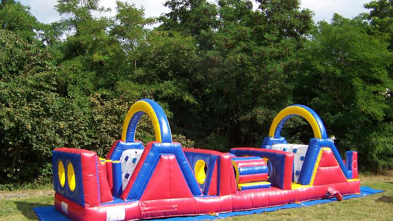 Hüpfburg zu vermieten