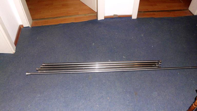 ICH möchte diese 5 silbernen Gardinenstangen von Ikea abgeben nur für 12euro