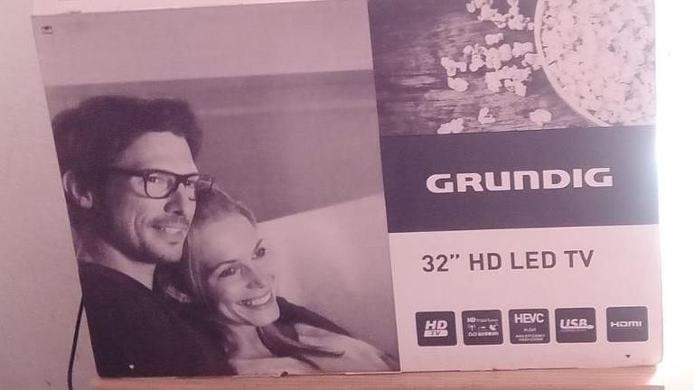 GRUNDIG 32" HD LED TV