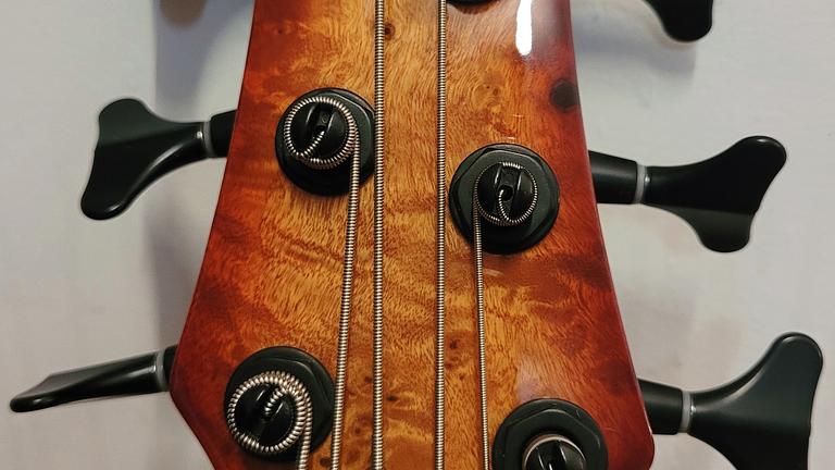 Bassist sucht Mitmusiker für Bandneugründung