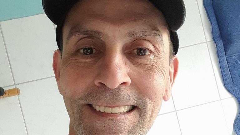 Er sucht Sie