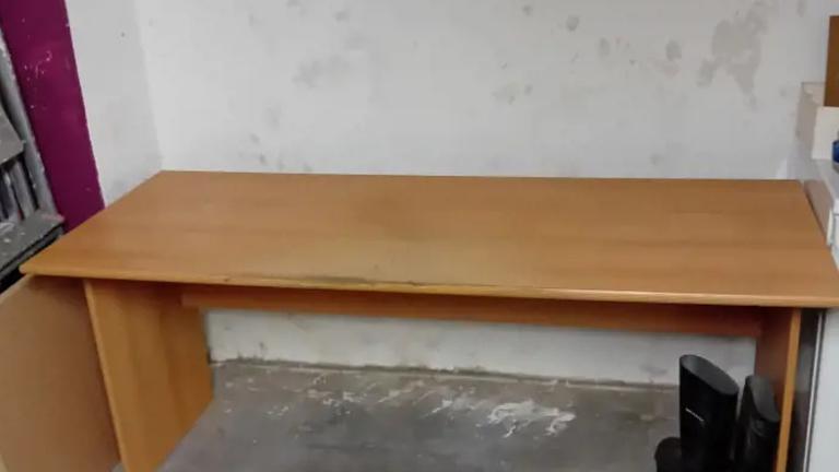 Großer Schreibtisch 5 Euro