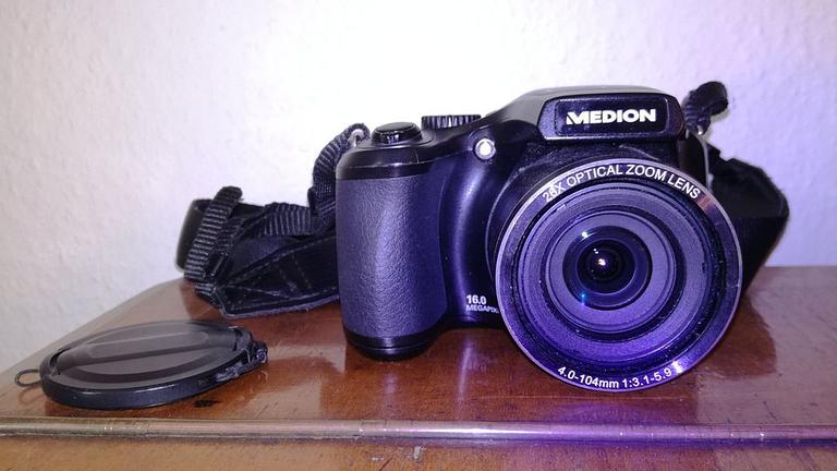 Vorschaubild =>Kamera "Medion" MD86827=>14MP/26xoptical Zoom=>nur 19,-€!!!