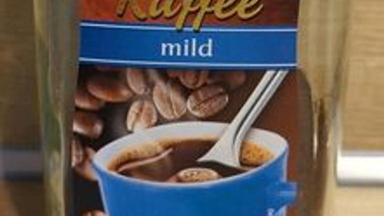 2 Gläser Instant-Kaffee