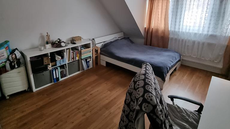 Vorschaubild Weibliche Nachmieterin für WG Zimmer gesucht