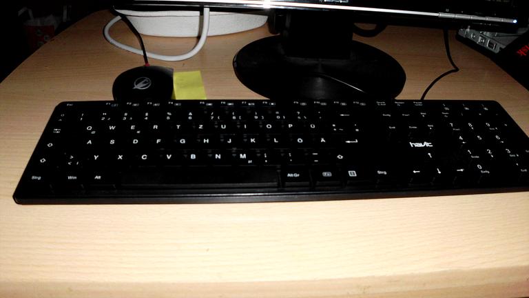 pc ab zu geben siehe bilder dazu an mit linux derzeit zum vohrzeigen 38euro nur