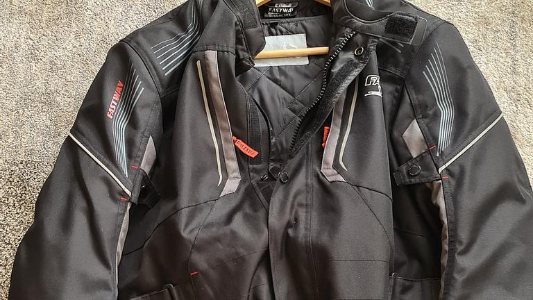 Motorrad Jacke und Helm