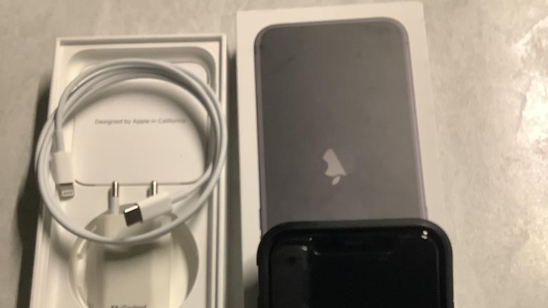 Vorschaubild iPhone 11 zu Verkaufen 