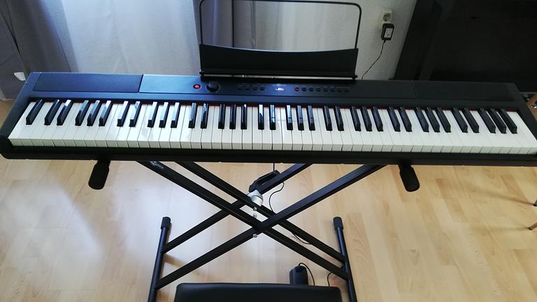 E piano 88 Tasten