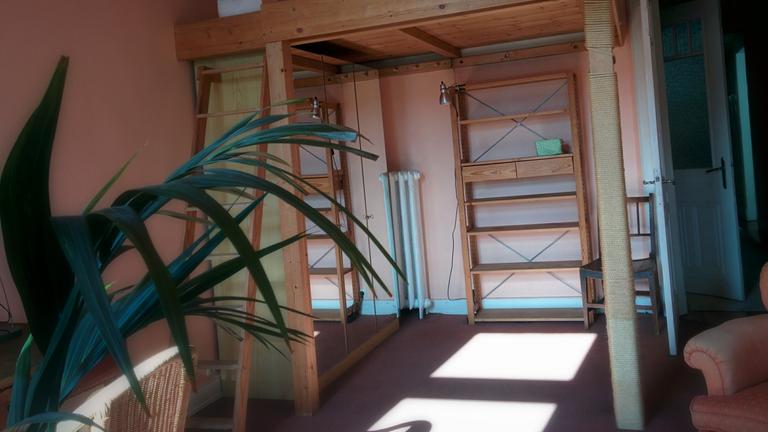 Wunderschönes, helles 26-qm-Zimmer in ruhiger Lage-940 € inkl.