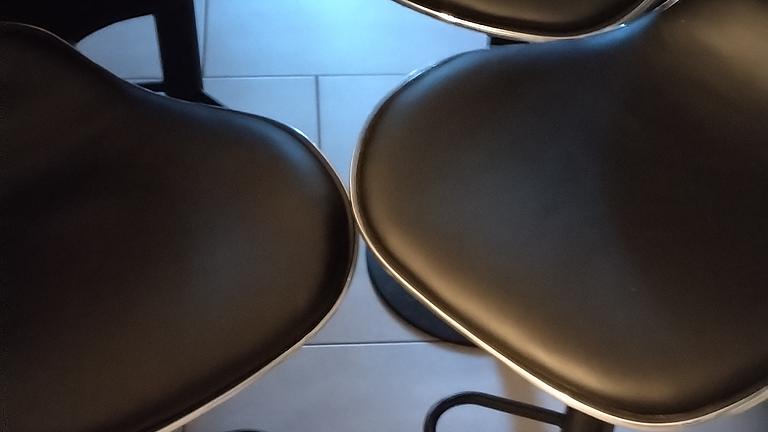 4 Barhocker *gebraucht* in Leipzig - Gohlis zu verkaufen