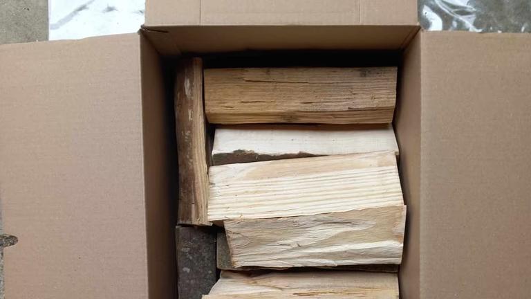 🔥 Brennholz im Karton – Buche, 18 kg Nur 17 € pro Karton